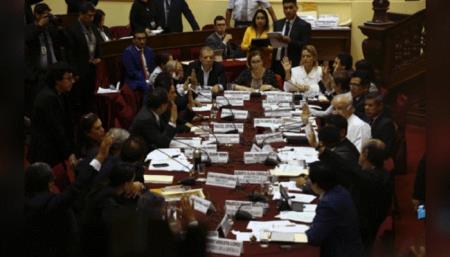 Comisión de Constitución rechaza propuesta del Ejecutivo sobre inmunidad parlamentaria