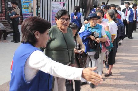 Víctima de tres intentos de feminicidio en Lima Este exige garantías hacia ella y sus hijos