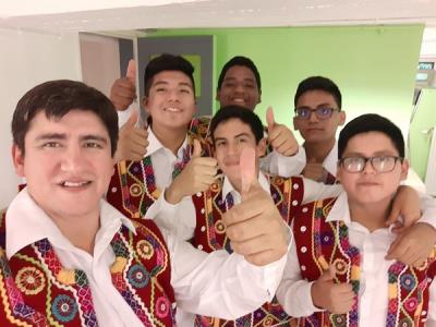 Docente Luriganchino en el festival Mundial del Folklore de Bélgica