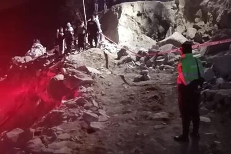 Mujer fallece tras caerle enorme roca en Campoy