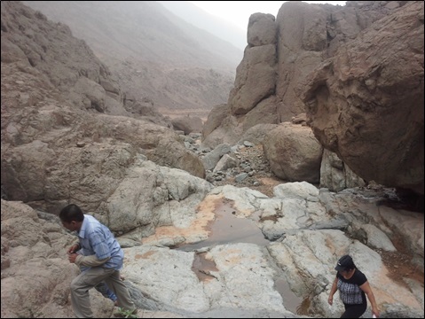 Inspección al interior de la quebrada Media Luna