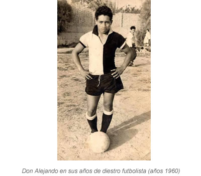 Don Alejandro en sus años de diestro futbolista