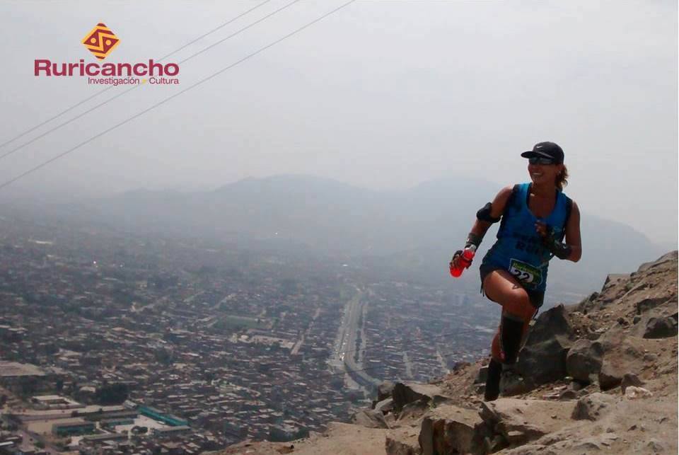 La alegría de lograr tus metas se refleja en la fortaleza de esta joven atleta