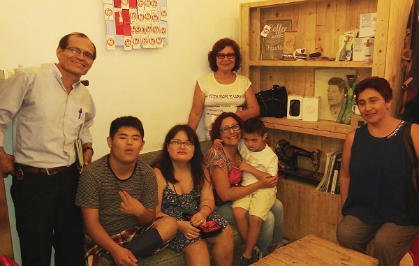 María Alejandra participa en Ayni