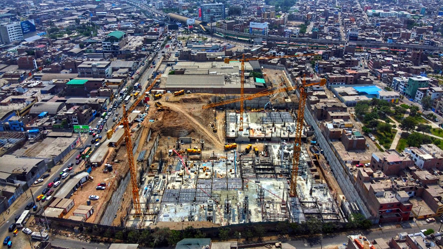 Impresionante fotografía de una de las obras más relevantes para el desarrollo económico de una importante zona de nuestro distrito, el Mall Aventura