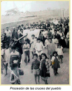 Procesión de las cruces del pueblo