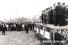 Ceremonia de colocación de la primera piedra del palacio municipal en el pueblito (1970)
