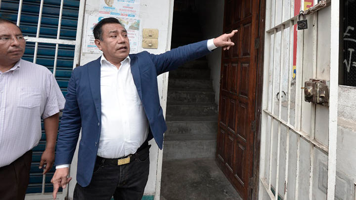 Cuestionan que Ricardo Chiroque continúe haciendo campaña en S.J.L.