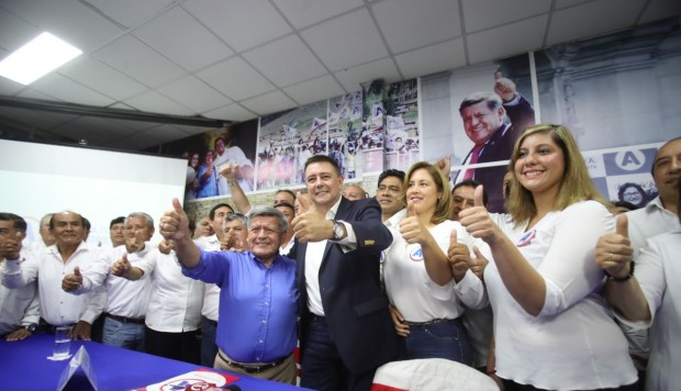César Acuña: Navarro se sumaría al equipo de campaña