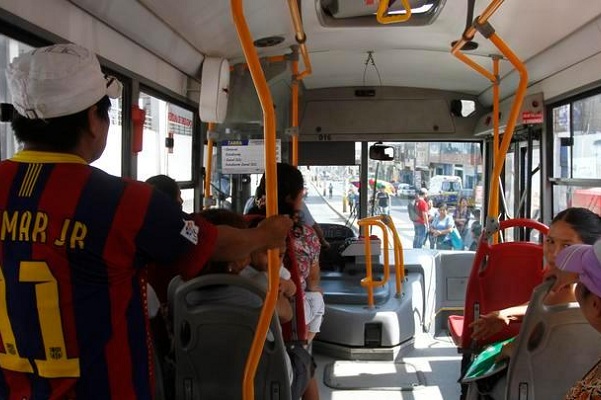 Candidato a la alcaldía de Lima promete descuentos y pasajes gratis