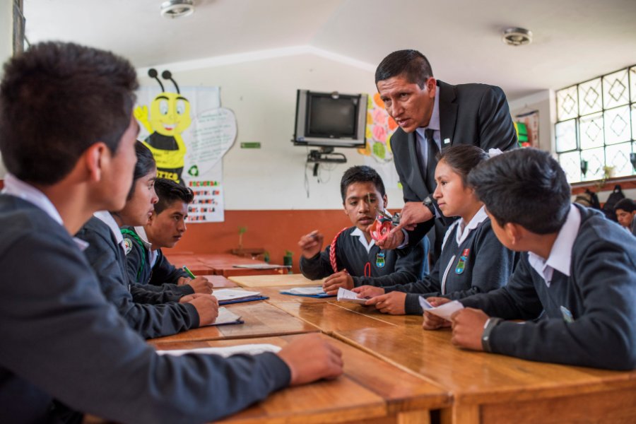 Minedu dispone suspensión de clases en colegios que serán locales de votación