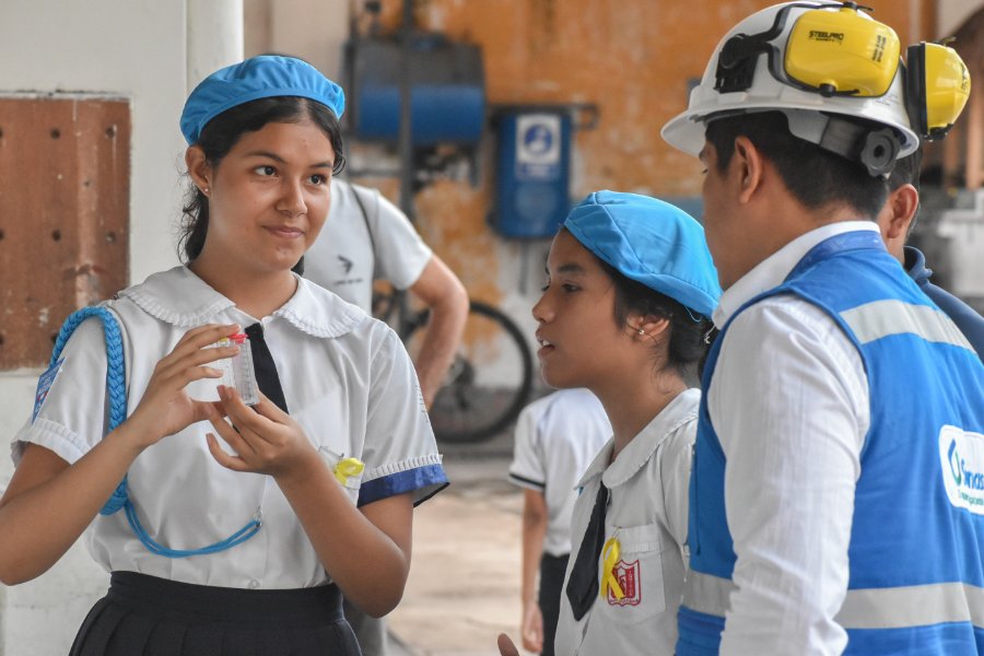 Más de 800 colegios de todo el país participan en concurso escolar Sunass 2026