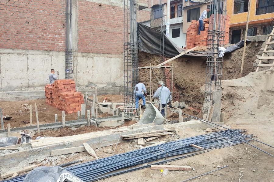 Plantean nuevo enfoque para frenar la autoconstrucción informal en San Juan de Lurigancho