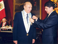 Otorgan medalla -Ciudad de Lima- al colegio de abogados por su bicentenario