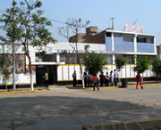 Hallan Bidones con residuos químicos en Colegio de SJL