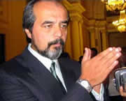Mulder descarta pleitos en el APRA