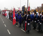 Desfile  escolar  por el día Mundial Internacional de la Paz