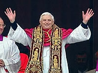 Eligen nuevo Papa con el nombre de Benedicto XVI