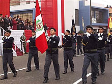Rinden homenaje al “Día de la Bandera” con desfile escolar