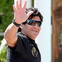 Maradona es multado por conducir a exceso velocidad en Gelsenkirchen, Alemania