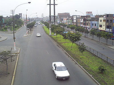 Escolares bloquearon avenida Próceres exigiendo semáforos