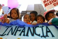 Niños trabajadores marchan por condiciones laborales dignas
