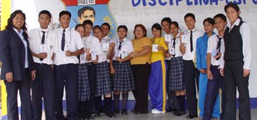 Entregan credenciales a reporteros escolares de la I.E 139