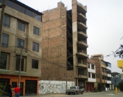 Edificio de nueve pisos es declarado inhabitable