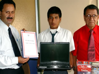 Alumno de SJL obtiene primer lugar en concurso de dibujo y pintura