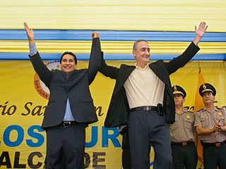 Alcalde Burgos abandona a Kouri y se va con Lourdes Flores