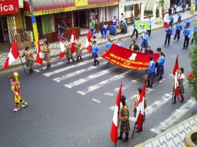 Escolares marchan por el dia del Medio Ambiente