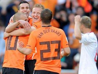 Holanda hizo valer su superioridad para vencer a Dinamarca