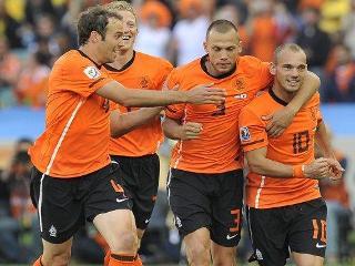 Holanda superó a Japón 1 a 0 y está prácticamente clasificado a los octavos de final