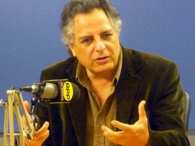Manuel Rodríguez Cuadros retira su candidatura a la Presidencia