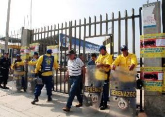 Municipalidad de San Juan de Lurigancho cierra hospital de la Solidaridad previo a su inauguración