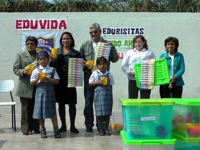 Entregan 8 mil cepillos y cepilleras para las escuelas de El Agustino de la UGEL 05