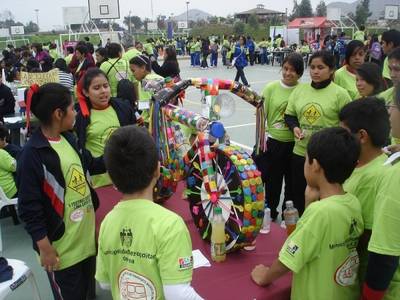 Tres mil escolares de la UGEL 05 participaron del Festibici 2012
