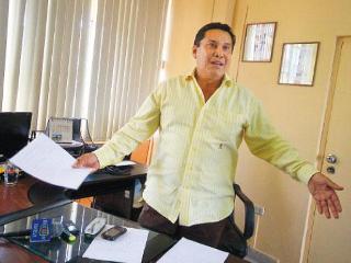 Vinculan a Carlos Burgos con empresa ‘fantasma’ de bailarina de cumbia