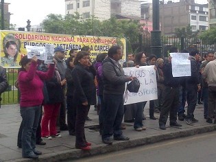 Vecinos protestan a favor de la tacha del alcalde de San Juan de Lurigancho