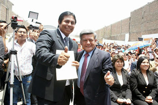 Alcalde electo de San Juan de Lurigancho recibe credenciales
