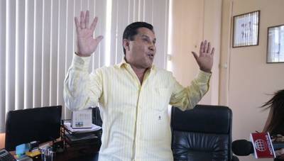Fiscalía acusa a Carlos Burgos de enriquecimiento ilícito