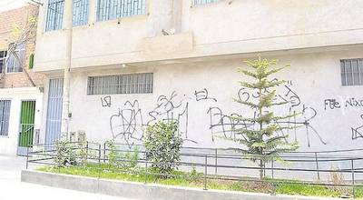 SJL: Barristas de la U asesinan de un balazo en el pecho a adolescente