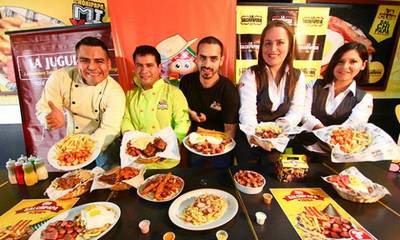 La ruta limeña para celebrar el Día de la Salchipapa Peruana