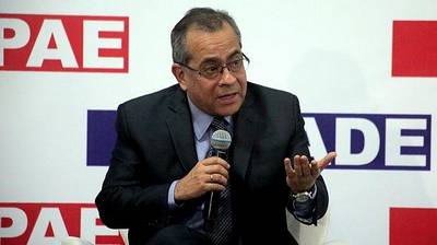 Saavedra responde a Mulder: Tiene que regresar al colegio