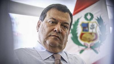 Jorge Nieto pasaría del Ministerio de Cultura a Defensa