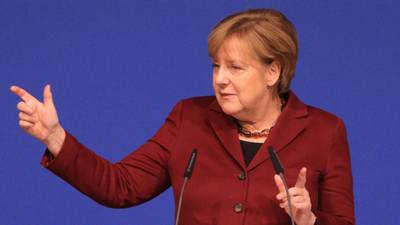 No es justificada: Merkel critica la prohibición migratoria de Trump