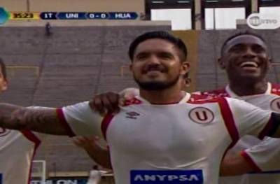 Juan Vargas marcó primer gol con Universitario con un 'misil'
