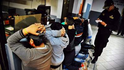 Denuncian a tres menores que habrían intentado saquear supermercado en SJL