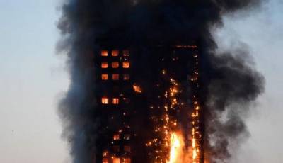 Un gran incendio en el centro de Londres consume una torre de viviendas de 24 pisos 