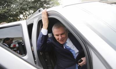 Más de 25 mil limeños firmaron para que el alcalde Luis Castañeda responda